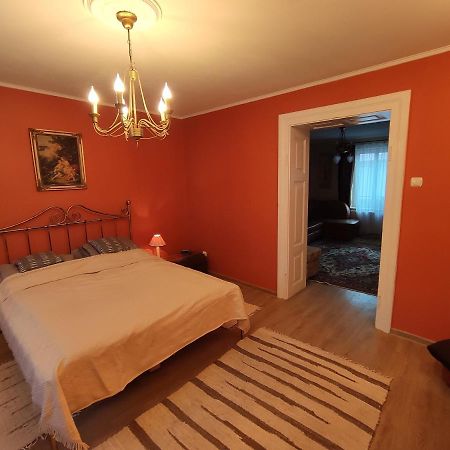Dom Pod Zegarem Apartman Przemyśl Kültér fotó