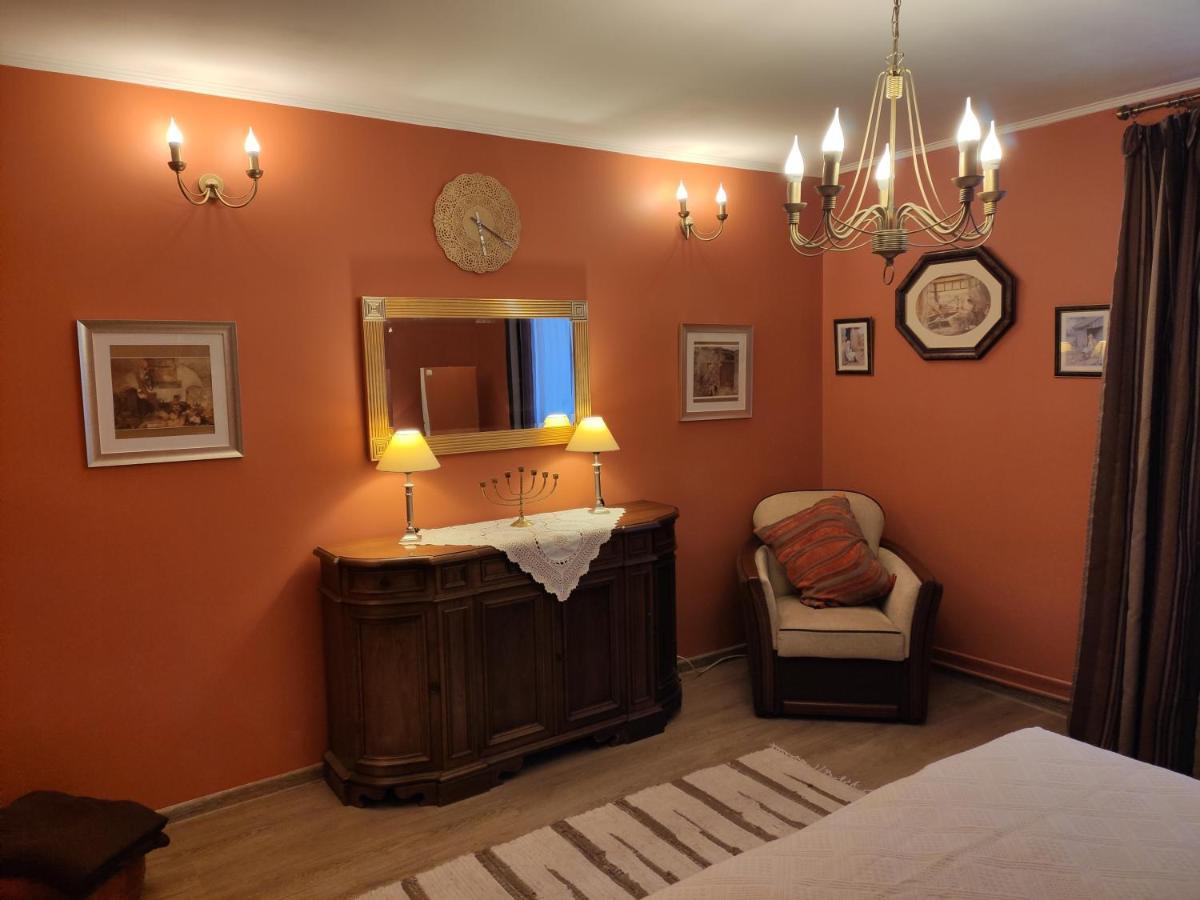 Dom Pod Zegarem Apartman Przemyśl Kültér fotó