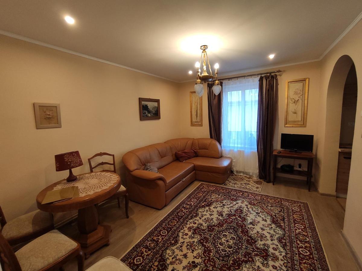 Dom Pod Zegarem Apartman Przemyśl Kültér fotó