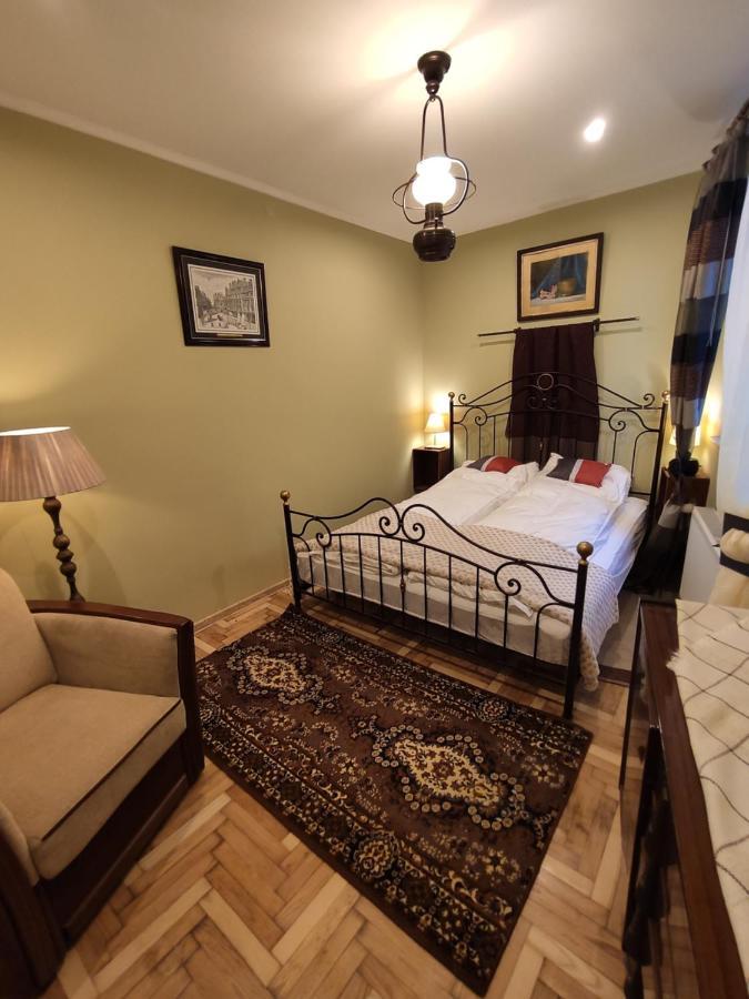 Dom Pod Zegarem Apartman Przemyśl Kültér fotó