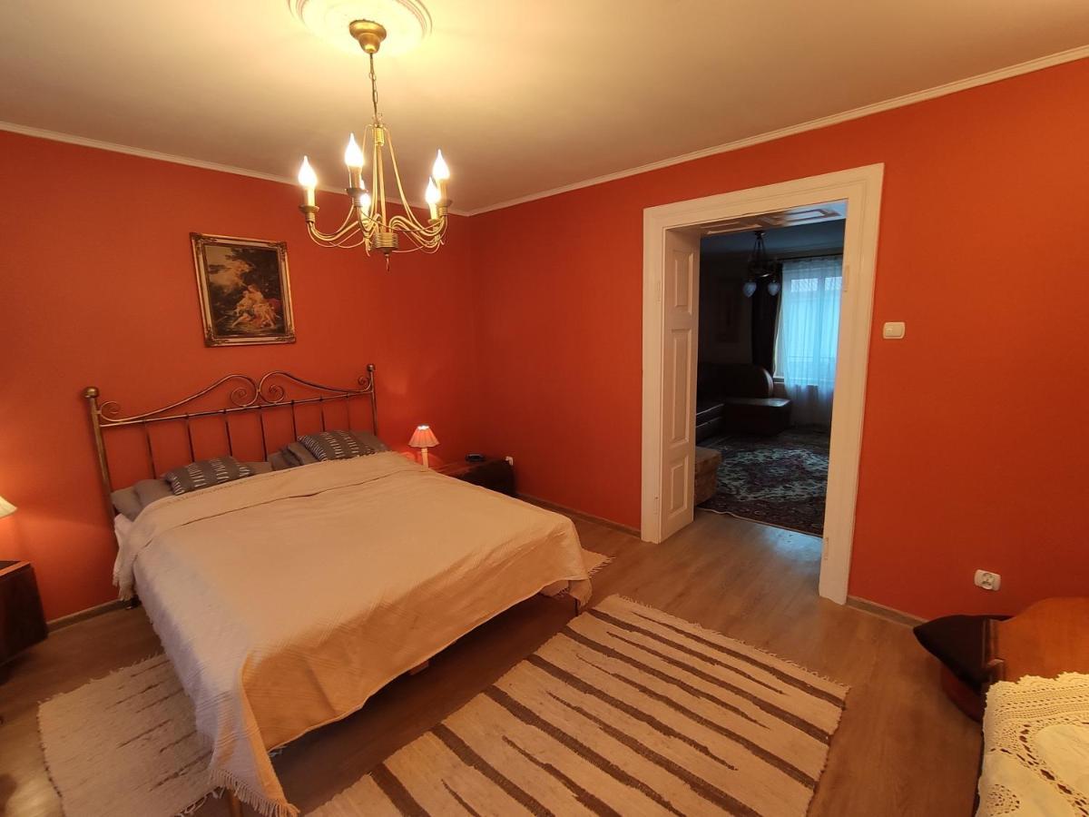 Dom Pod Zegarem Apartman Przemyśl Kültér fotó